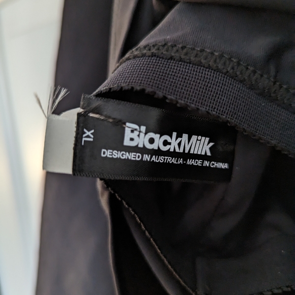 Black Milk 3/4 sleeve top - Picture 2 of 2